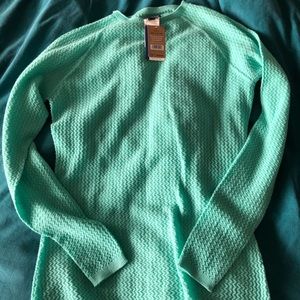 Patagonia women’s capilene air crew, slim fit.